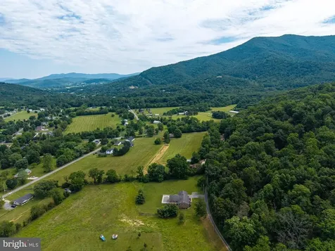402 Lauck Lane Stanley VA 22851