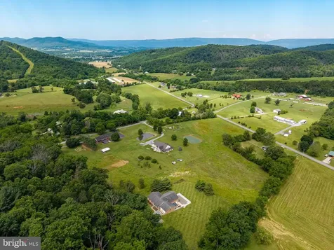 402 Lauck Lane Stanley VA 22851