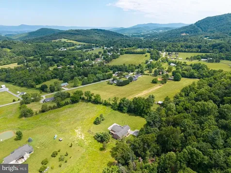402 Lauck Lane Stanley VA 22851