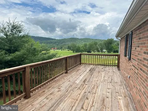 402 Lauck Lane Stanley VA 22851