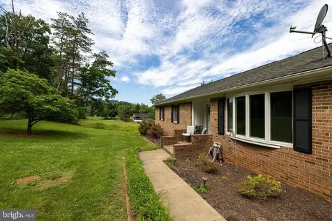 402 Lauck Lane Stanley VA 22851