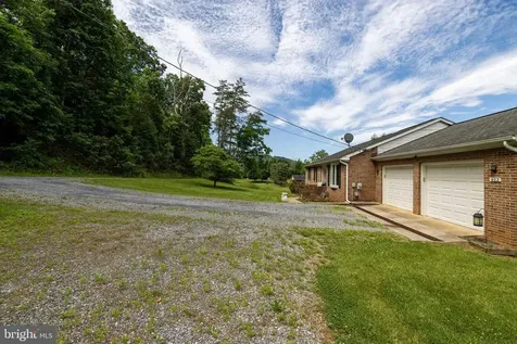 402 Lauck Lane Stanley VA 22851
