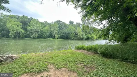 214 Mimosa Lane Luray VA 22835