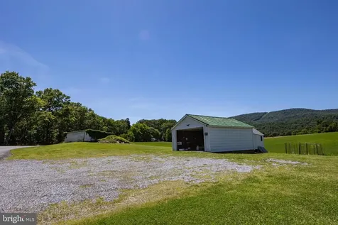 3233 Newport Road Shenandoah VA 22849