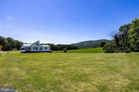 3233 Newport Road Shenandoah VA 22849