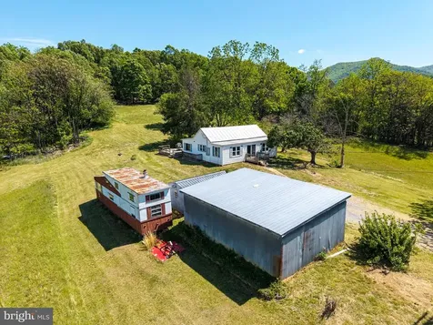 269 Comer Avenue Shenandoah VA 22849