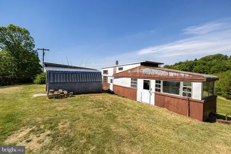 269 Comer Avenue Shenandoah VA 22849