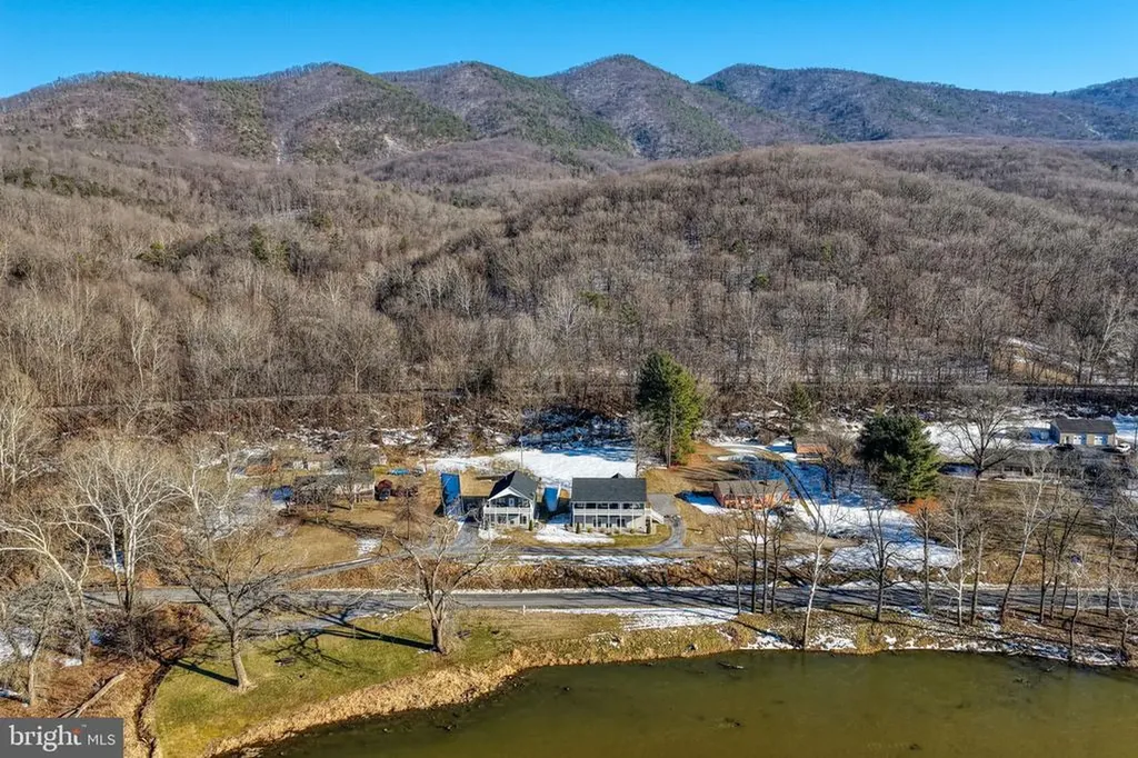 39 Whistle Lane Shenandoah VA 22849