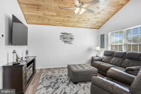 39 Whistle Lane Shenandoah VA 22849