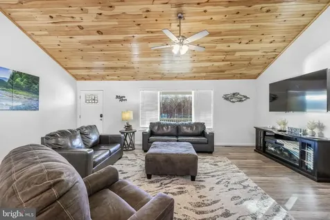 39 Whistle Lane Shenandoah VA 22849