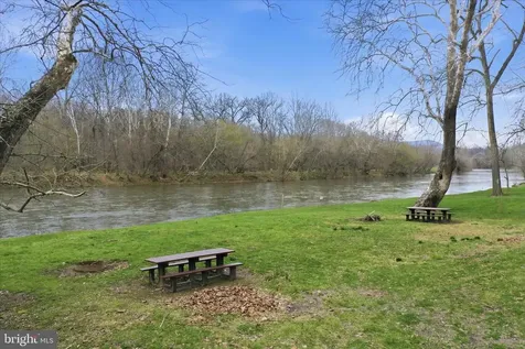 509 River View Place Shenandoah VA 22849