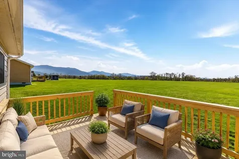178 Reservoir Avenue Luray VA 22835