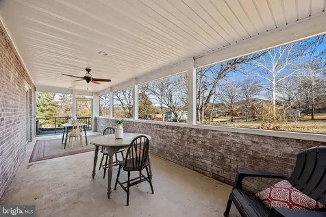 15 Painter Street Luray VA 22835