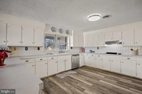 15 Painter Street Luray VA 22835