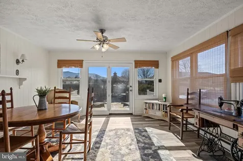 15 Painter Street Luray VA 22835