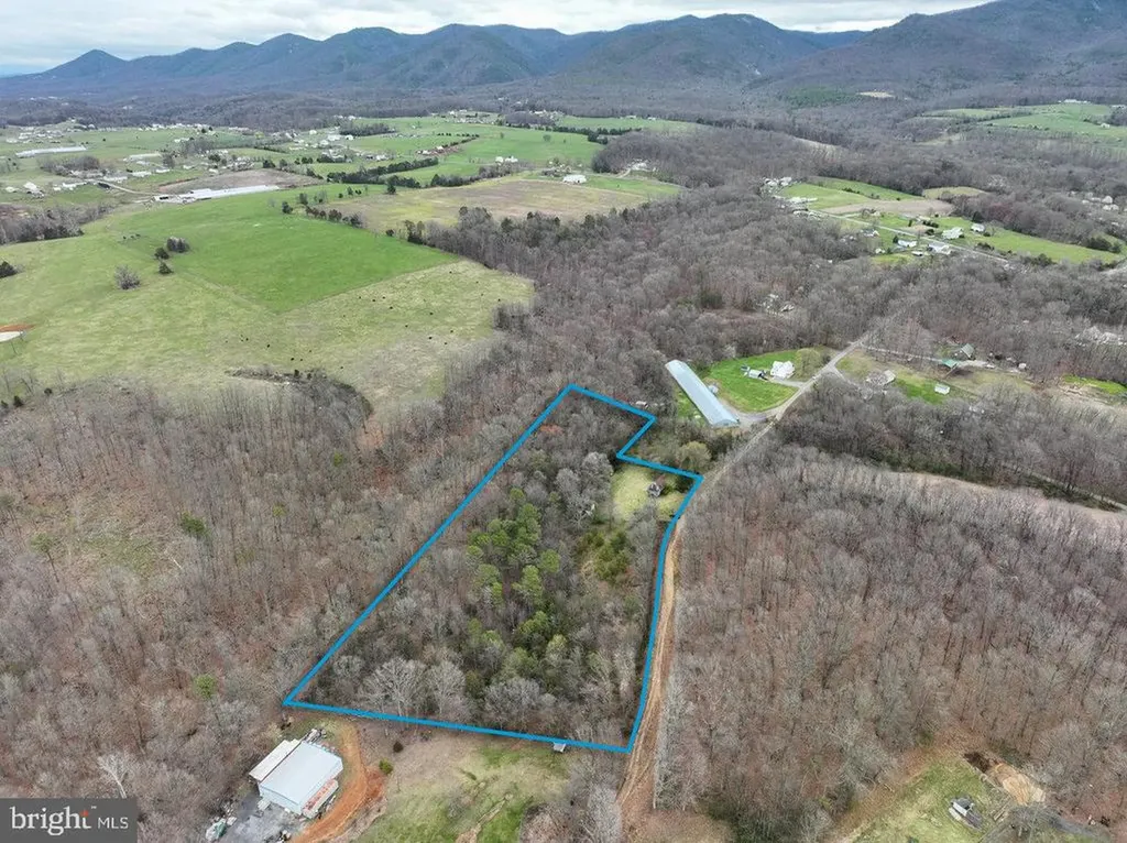 533 Railroad Avenue Shenandoah VA 22849