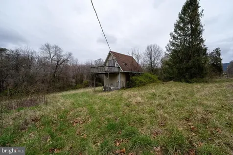 533 Railroad Avenue Shenandoah VA 22849