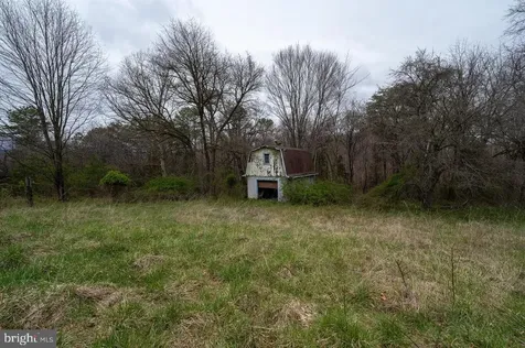 533 Railroad Avenue Shenandoah VA 22849