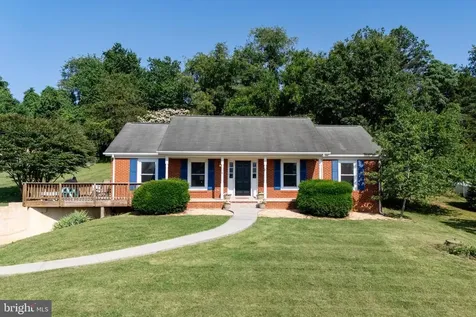 18 Greenfield Road Luray VA 22835