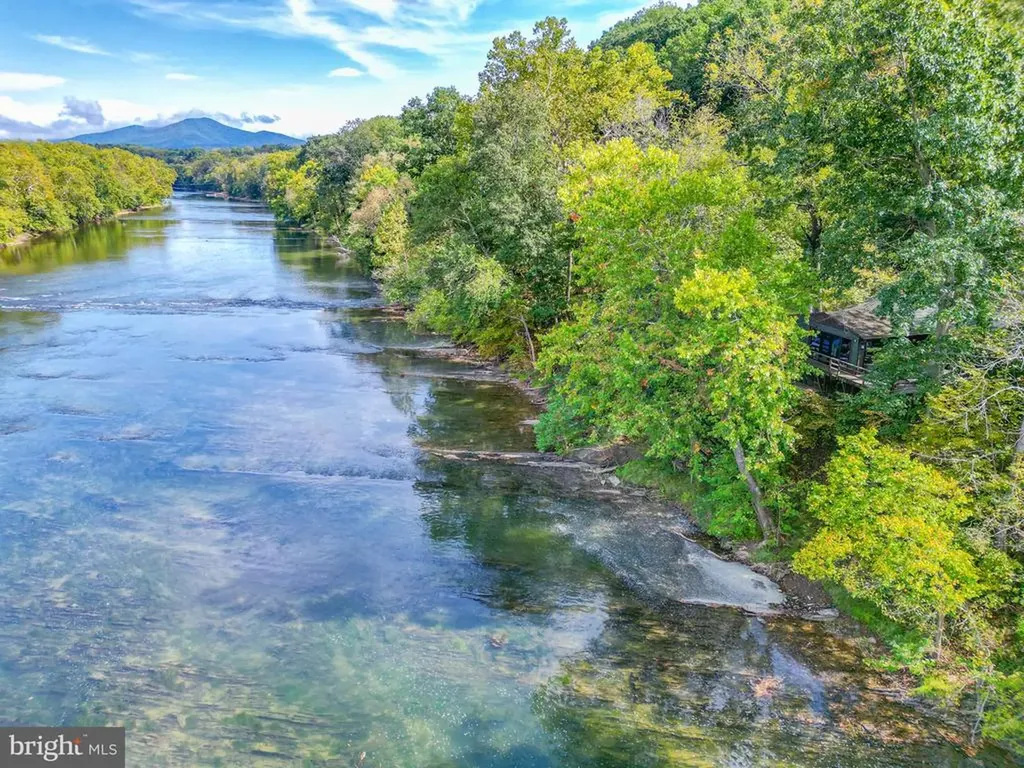 926 River Lodge Road Luray VA 22835