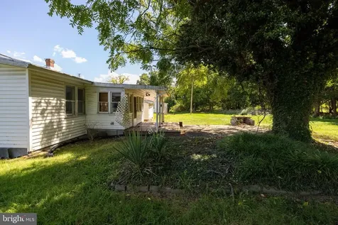 1819 Us Highway 211 W Luray VA 22835