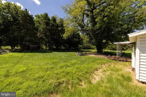 1819 Us Highway 211 W Luray VA 22835