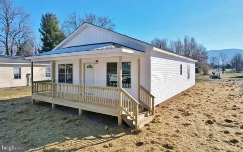 240 Deford Avenue Stanley VA 22851