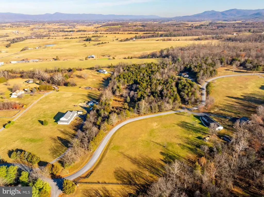 Harper Valley Road Luray VA 22835
