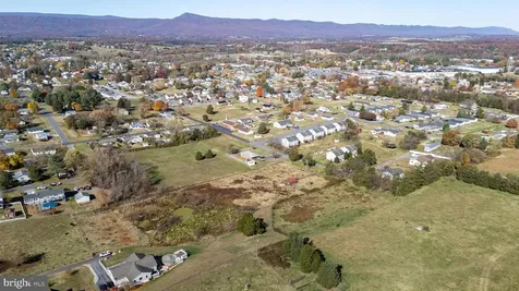 Off Seventh Street Luray VA 22835