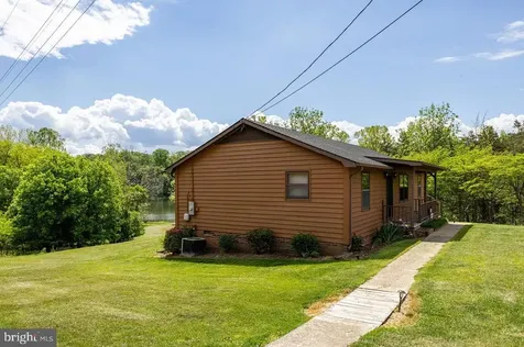 113 Dock Street Luray VA 22835