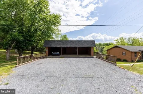 113 Dock Street Luray VA 22835