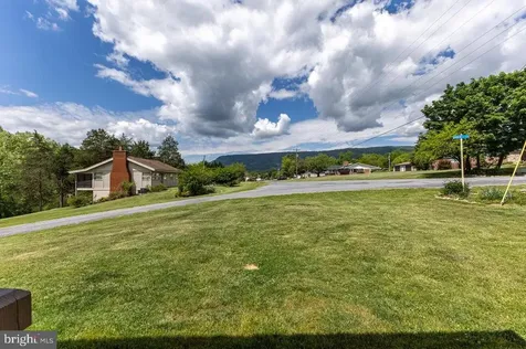113 Dock Street Luray VA 22835