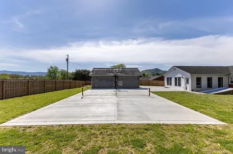 2266 Honeyville Road Stanley VA 22851