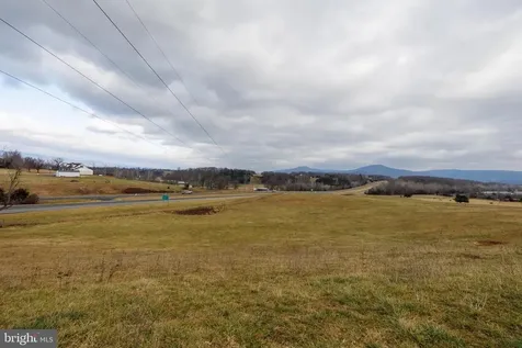Collins Avenue Luray VA 22835