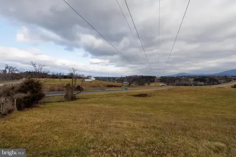 Collins Avenue Luray VA 22835
