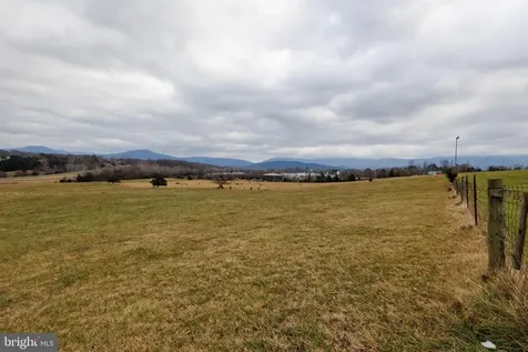 Collins Avenue Luray VA 22835
