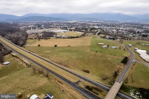 Collins Avenue Luray VA 22835