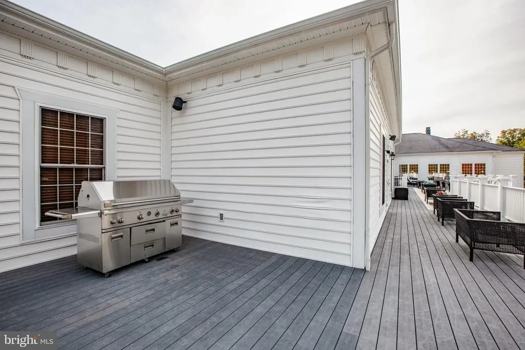 5717 W Kesslers Crossing W Fredericksburg VA 22407