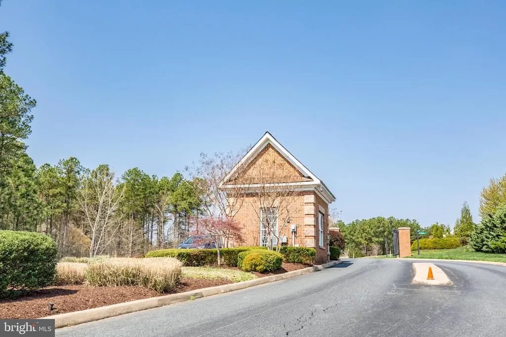 5717 W Kesslers Crossing W Fredericksburg VA 22407