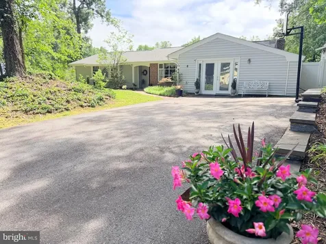 8 Pond Circle Fredericksburg VA 22407