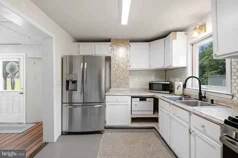 9820 Pratts Drive Fredericksburg VA 22408