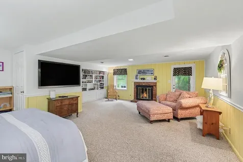 313 Laurel Avenue Fredericksburg VA 22408