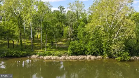 1821 Legacy Lane Fredericksburg VA 22408