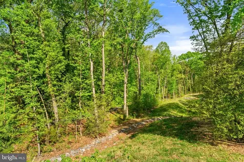 4220 Command Field Court Fredericksburg VA 22408