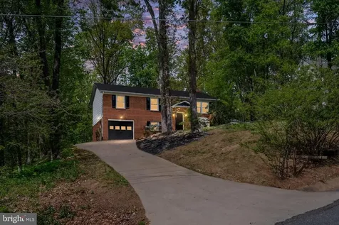 10704 Ann Davis Drive Fredericksburg VA 22408