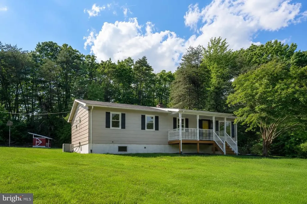 9600 Honeysuckle Road Fredericksburg VA 22408