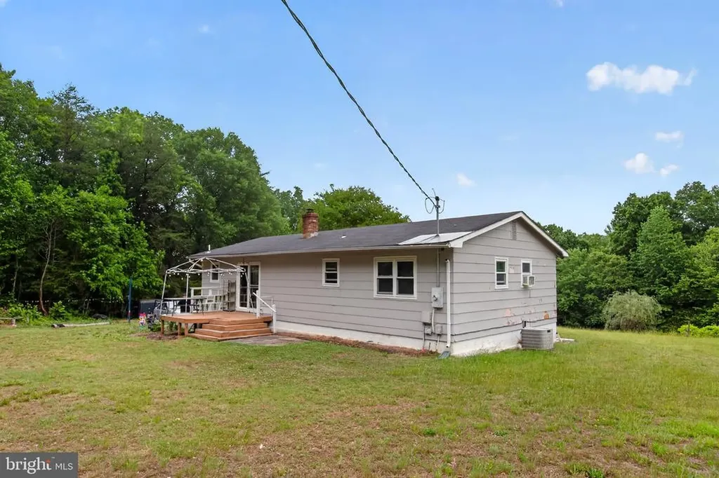9600 Honeysuckle Road Fredericksburg VA 22408