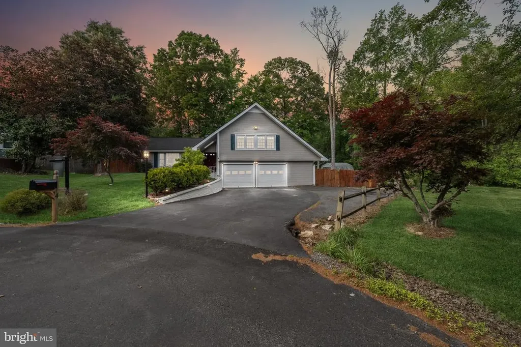 4 Pond Circle Fredericksburg VA 22407