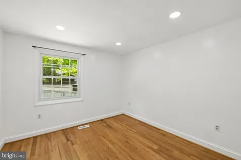 4 Pond Circle Fredericksburg VA 22407