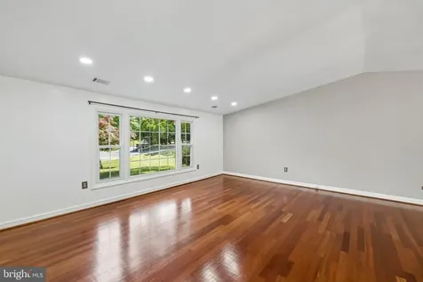 4 Pond Circle Fredericksburg VA 22407
